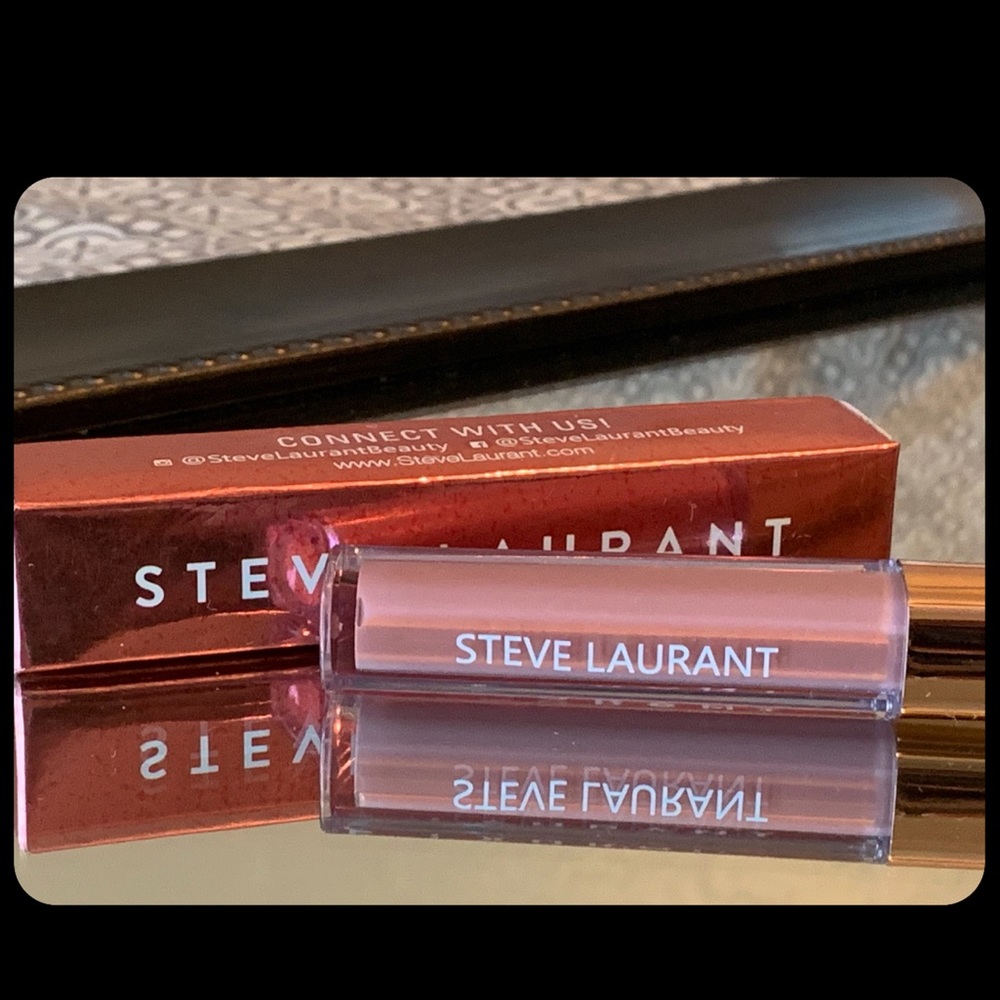 steve laurant lip gloss   shade:champagne